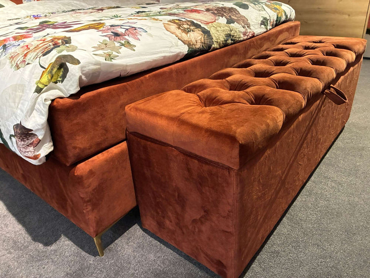 Boxspring Lulea 150cm hoog - Showroomset Boxspring Lulea 150cm hoog - Showroomset