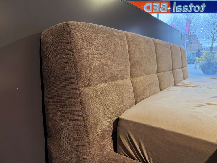 Bed Brugge - Showroomset Bed Brugge - Showroomset