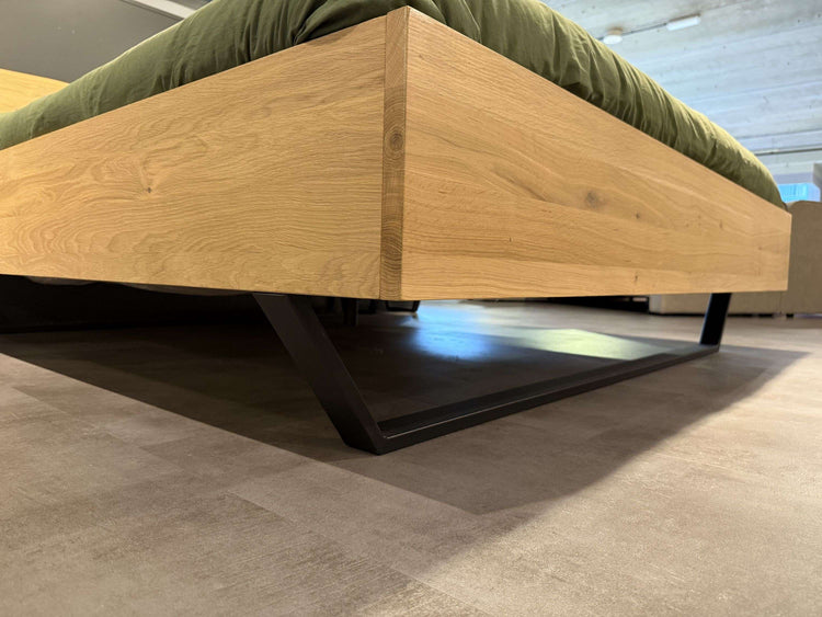 Bed Hull | houten hoofdbord - Showroomset Bed Hull | houten hoofdbord - Showroomset