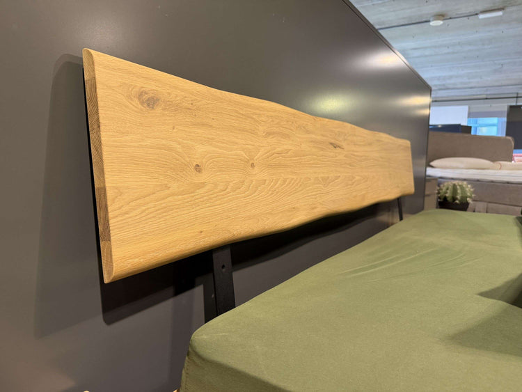 Bed Hull | houten hoofdbord - Showroomset Bed Hull | houten hoofdbord - Showroomset