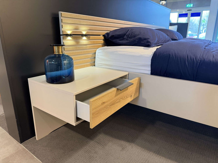 Bed Leon - Showroomset Bed Leon - Showroomset