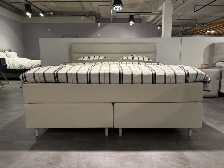 Boxspring Ostersund - Showroomset Boxspring Ostersund - Showroomset