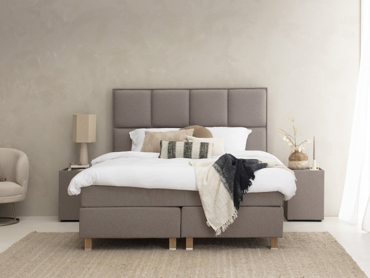 Boxspring Sundfall 153cm hoog Boxspring Sundfall 153cm hoog