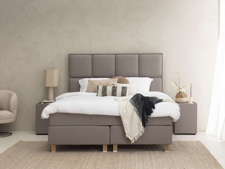 Boxspring Sundfall 153cm hoog hoofdbord Boxspring Sundfall 153cm hoog hoofdbord