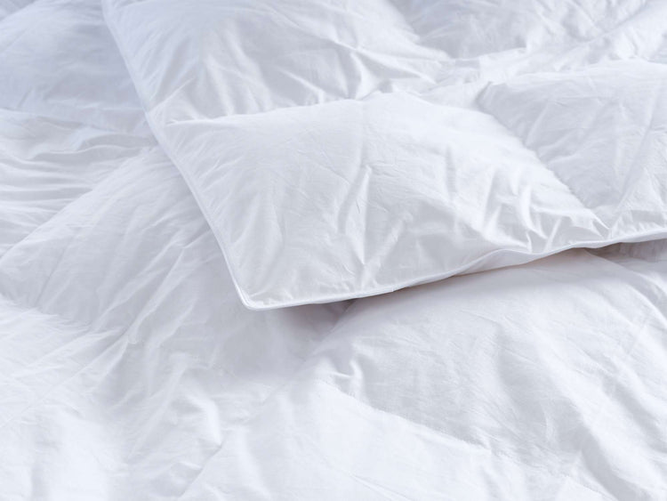 Dekbed Alexia 90% dons | 4-seizoenen Dekbed Alexia 90% dons | 4-seizoenen