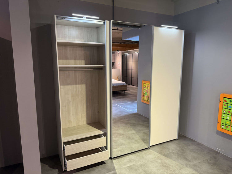 Schuifdeurkast Alvaro - Showroomset Schuifdeurkast Alvaro - Showroomset