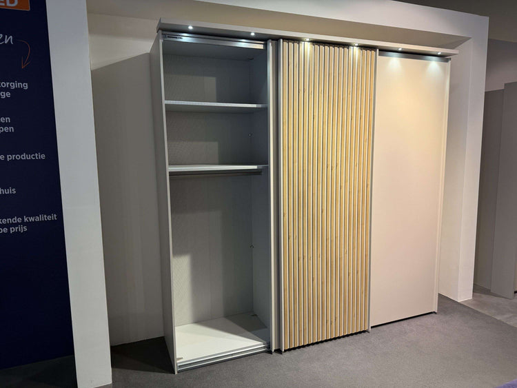 Schuifdeurkast Leon - Showroomset Schuifdeurkast Leon - Showroomset