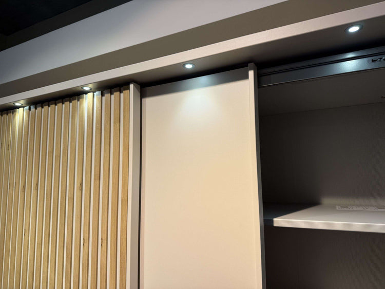 Schuifdeurkast Leon - Showroomset Schuifdeurkast Leon - Showroomset