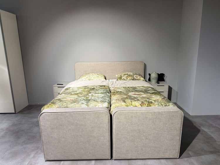 Boxspring Ulsberg elektrisch deelbaar - Showroomset Boxspring Ulsberg elektrisch deelbaar - Showroomset