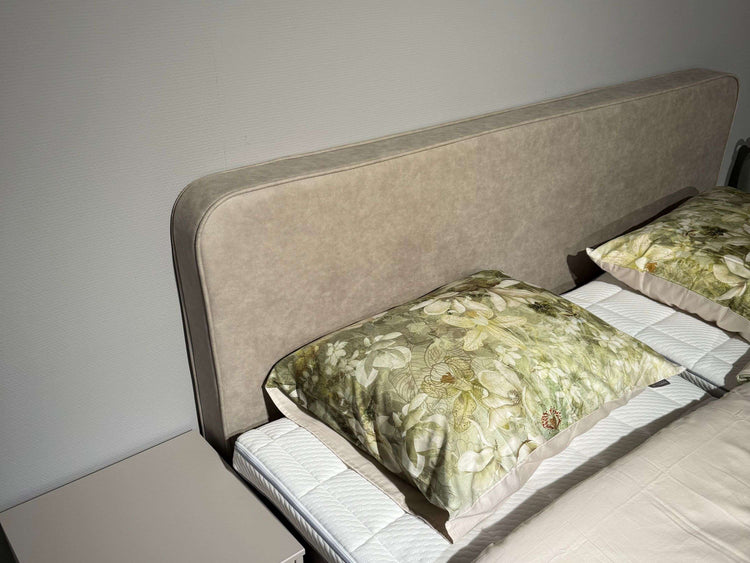 Boxspring Ulsberg elektrisch deelbaar - Showroomset Boxspring Ulsberg elektrisch deelbaar - Showroomset