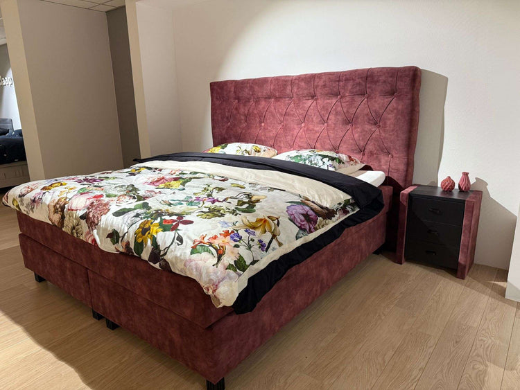 Boxspring Upsalla 150cm hoog - Showroomset Boxspring Upsalla 150cm hoog - Showroomset