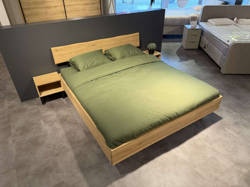 Bed Hull | houten hoofdbord - Showroomset