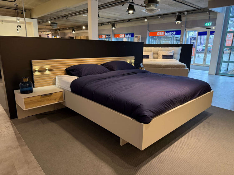 Bed Leon - Showroomset