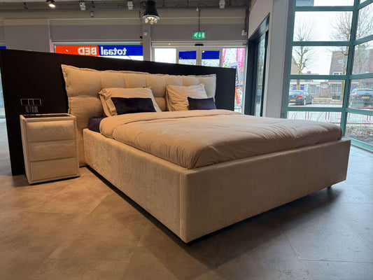 Bed Luik - Showroomset