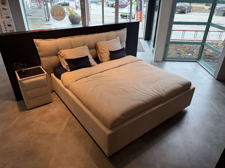 Bed Luik - Showroomset