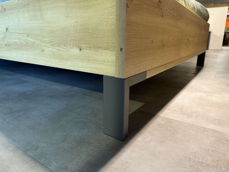 Bed Madrid - Showroomset