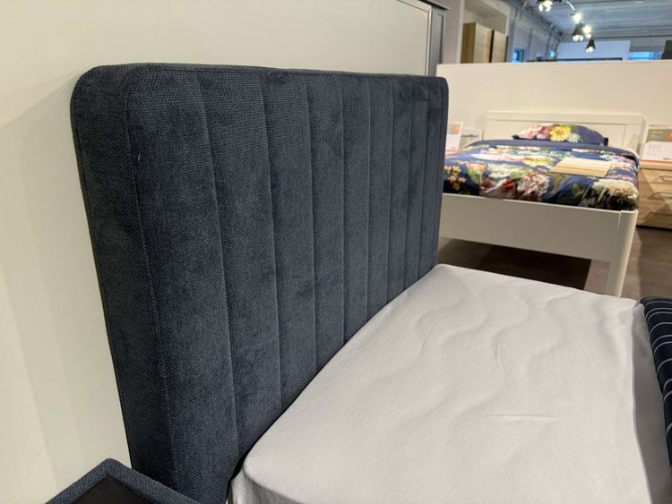 Bed Marke - Showroomset