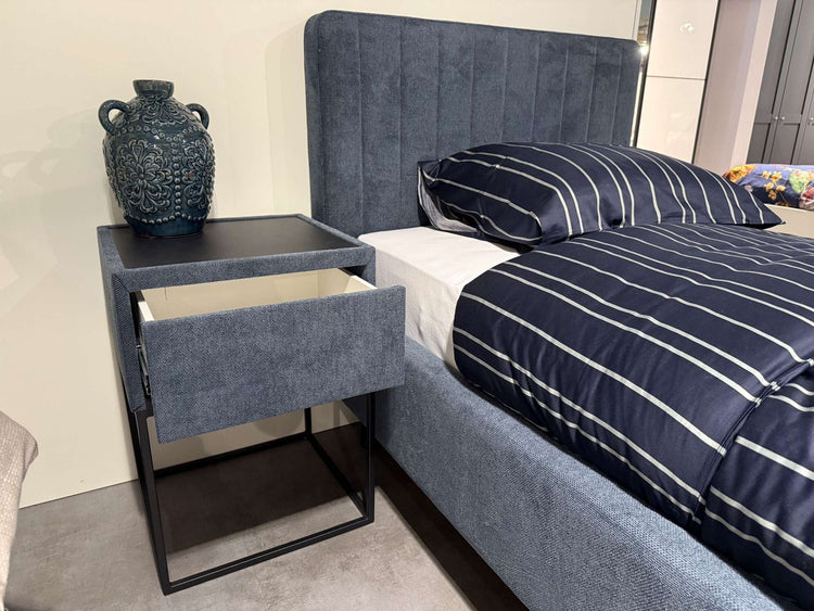 Bed Marke - Showroomset