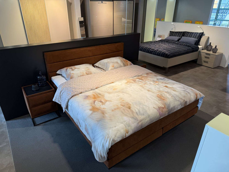 Boxspring Bordeaux - Showroomset