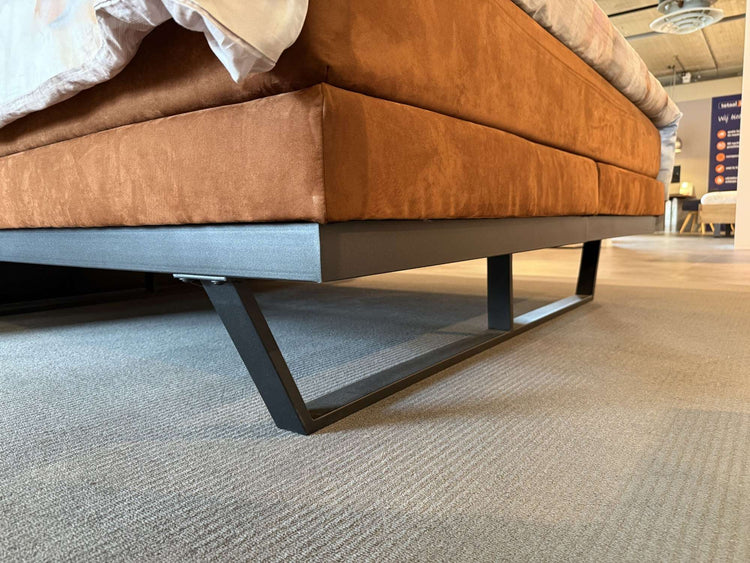 Boxspring Bordeaux - Showroomset