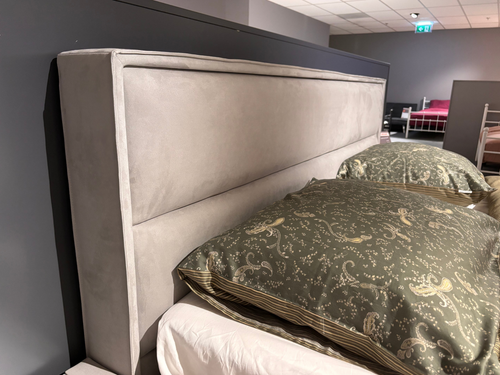 Boxspring Necka -Showroomset