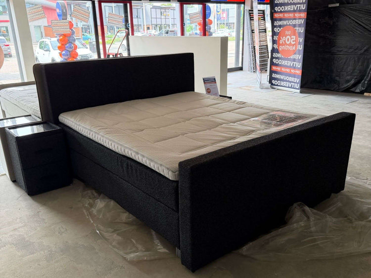 Boxspring Nightline - Showroomset