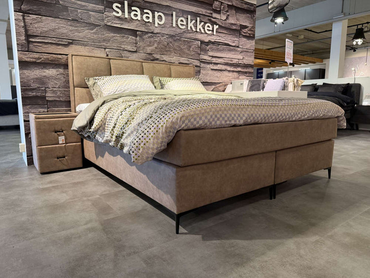 Boxspring Sundfall - Showroomset