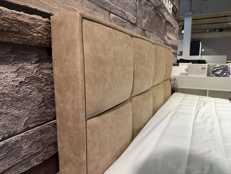 Boxspring Sundfall - Showroomset