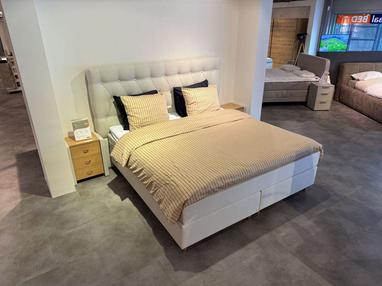 Boxspring Upsalla 153cm hoog - Showroomset