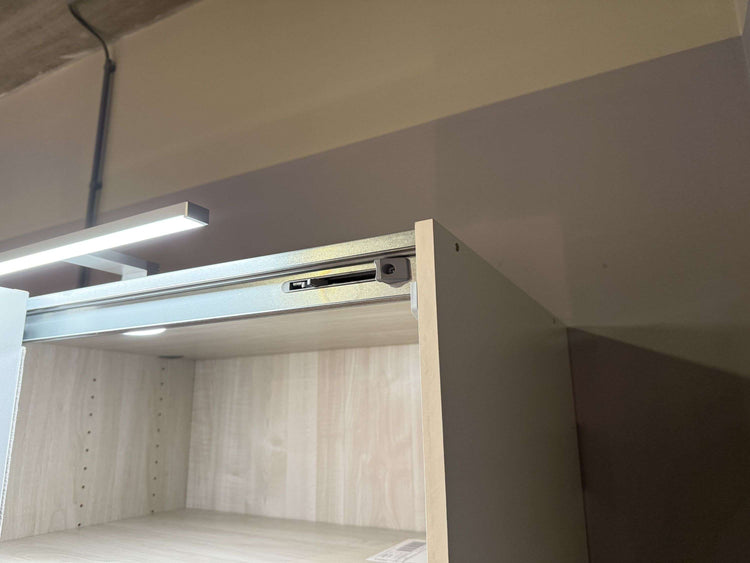 Schuifdeurkast Alvaro - Showroomset